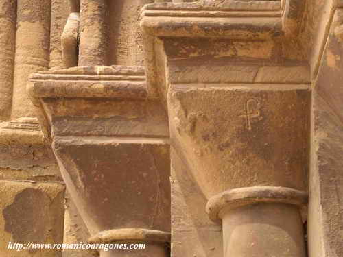 CAPITELES CON MARCAS DE CANTERA